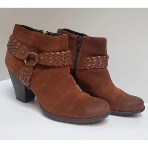 B.O.C. Suede Western Heeled Booties 7/7.5 - Picture 1 of 4